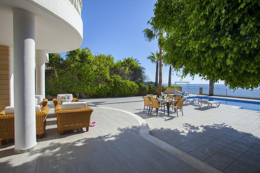 Meneou Beachfront Villa Sunset Perivolia Room photo